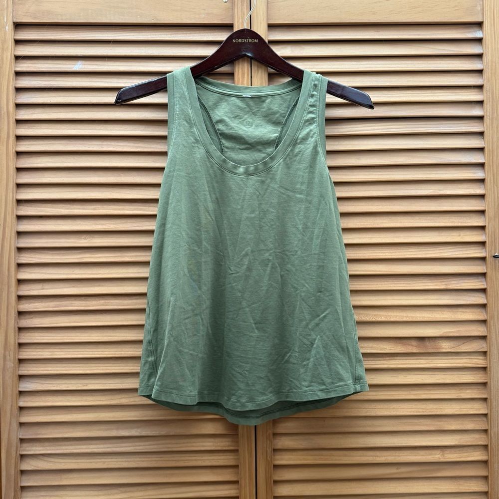 Lululemon Athletica green flowy tank size 4